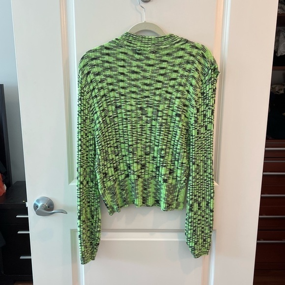 BlankNYC Women's Green The Clash Crew
Neck Balloon Sleeves Sweater - Picture 10 of 16